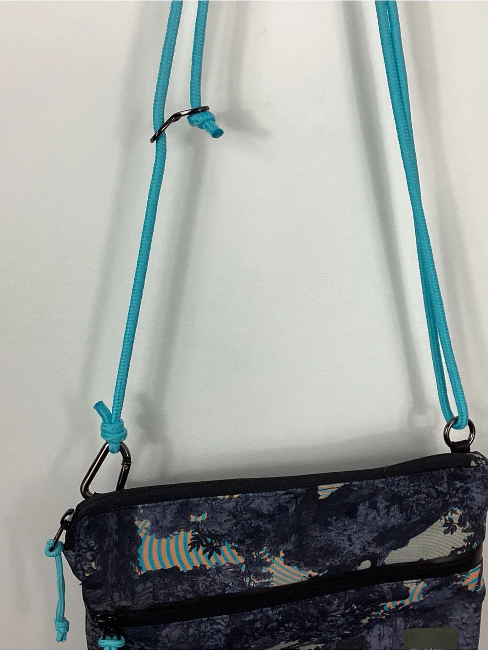 Lululemon Patch Logo Crossbody